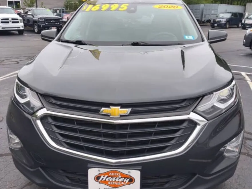 2020 Chevrolet Equinox LT photo 1