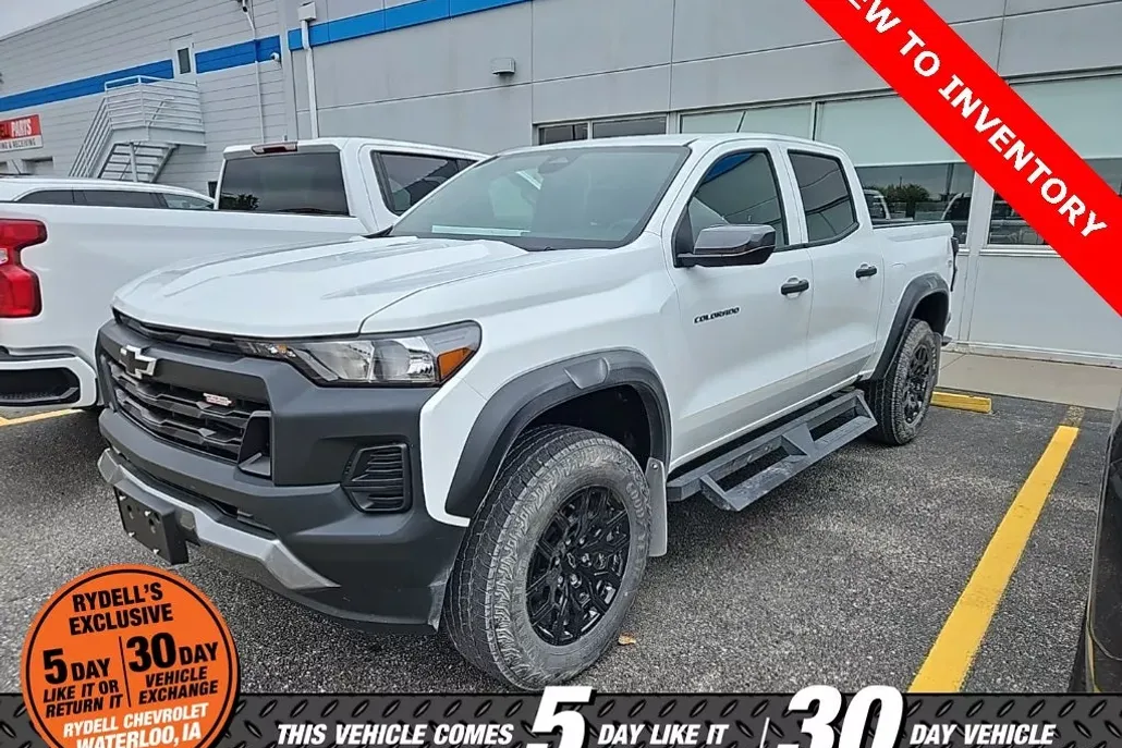 2025 Chevrolet Colorado Trail Boss photo 1