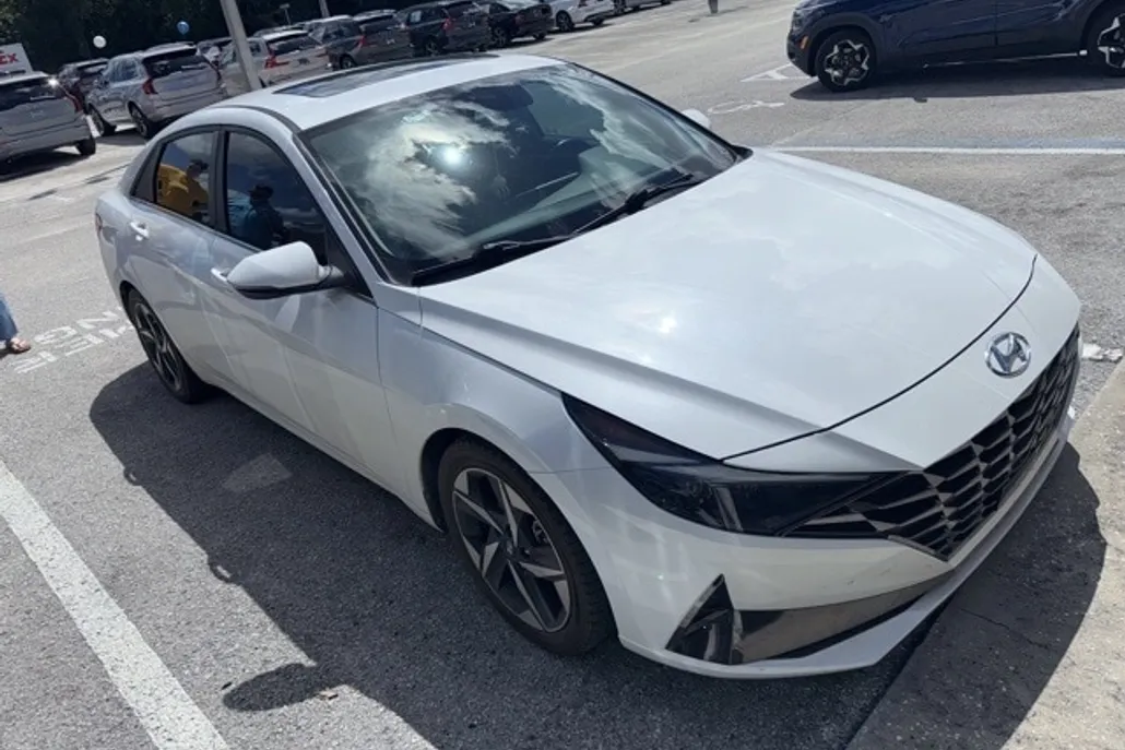 2021 Hyundai Elantra Limited photo 1