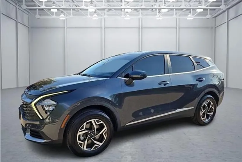 2023 Kia Sportage LX photo 1