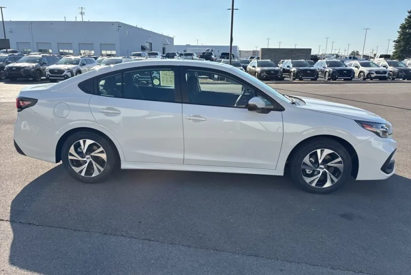 2025 Subaru Legacy Premium photo 1