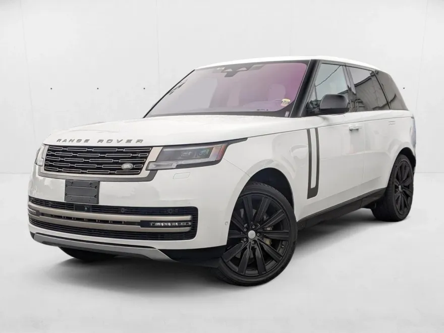 2023 Land Rover Range Rover SE photo 1