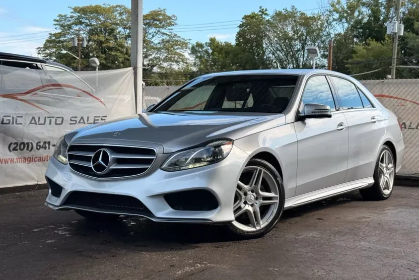 2014 Mercedes Benz E 350 4MATIC Sedan photo 1