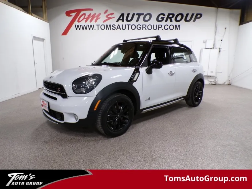 2016 Mini Cooper S ALL4 photo 1