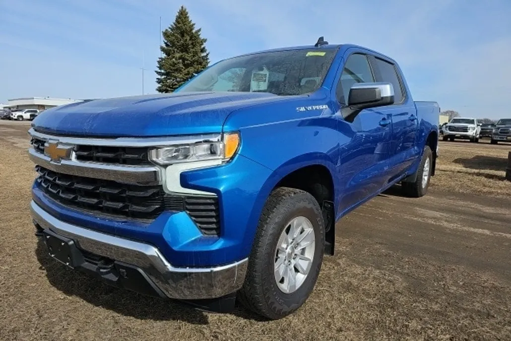 2024 Chevrolet Silverado 1500 LT photo 1