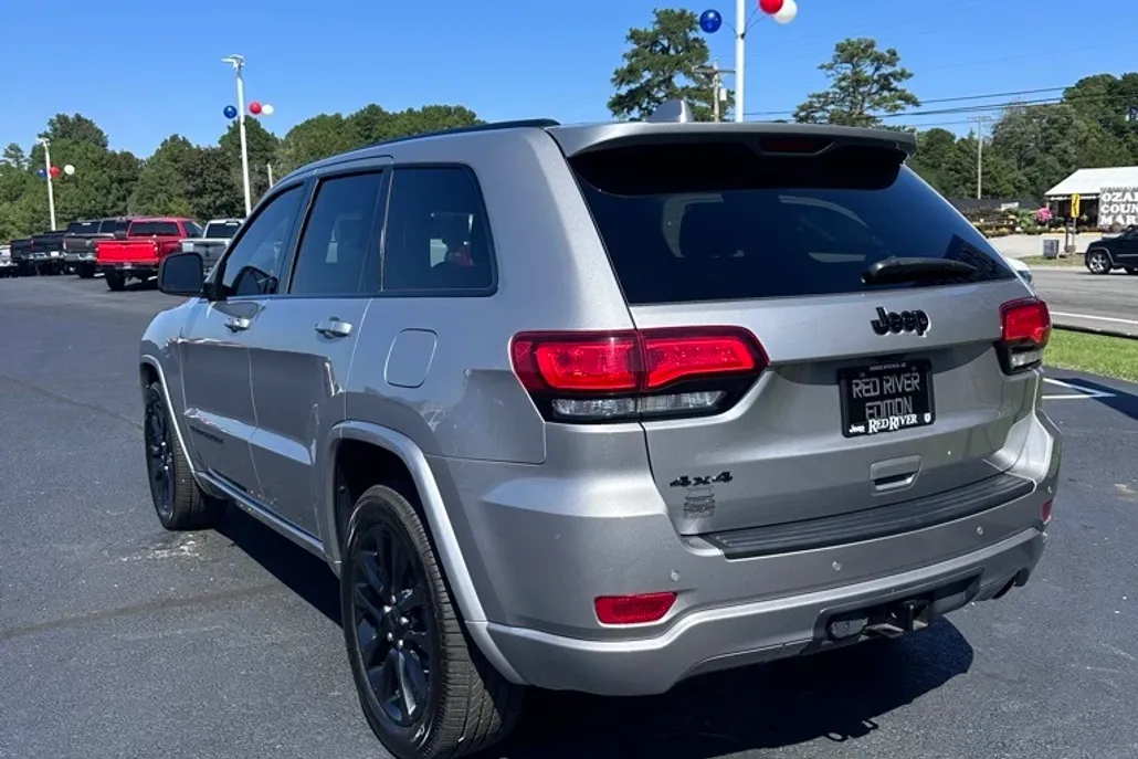 2019 Jeep Grand Cherokee Altitude photo 1