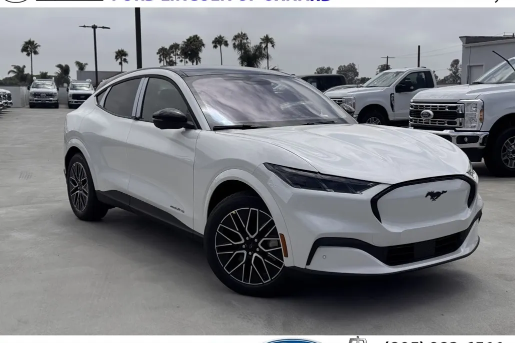 2025 Ford Mustang Mach-E Premium photo 1