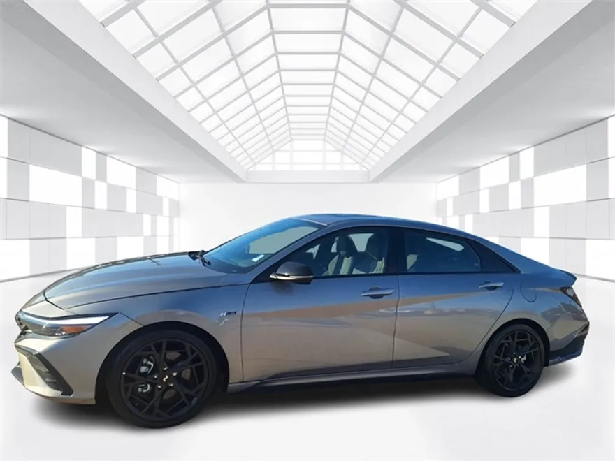 2024 Hyundai Elantra N Line photo 1
