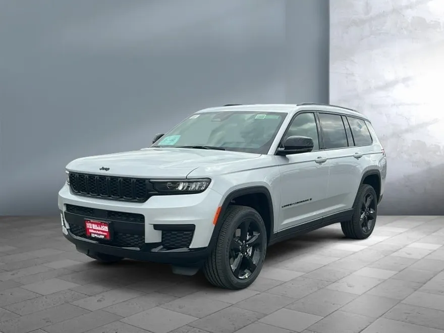 2025 Jeep Grand Cherokee Altitude photo 1