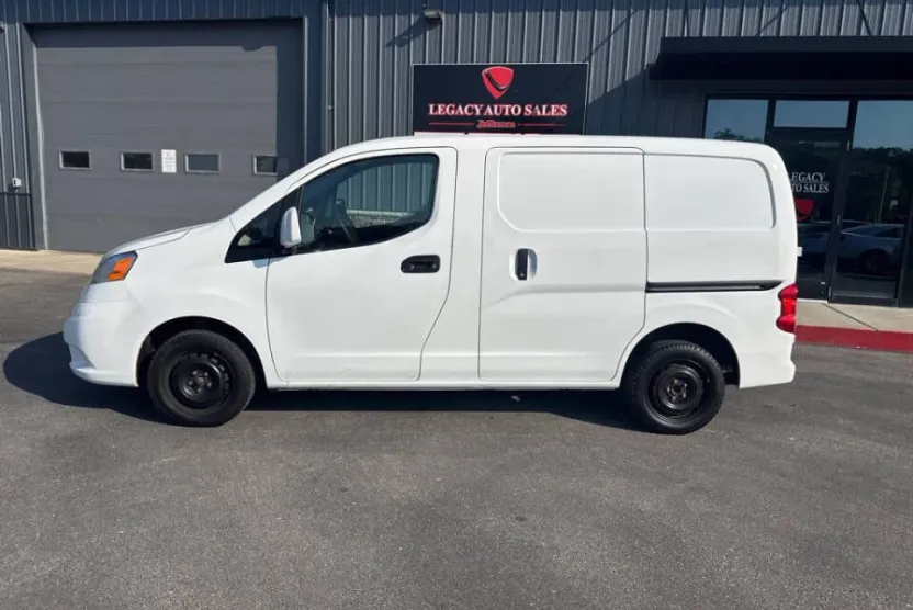 2021 Nissan NV200 SV photo 1