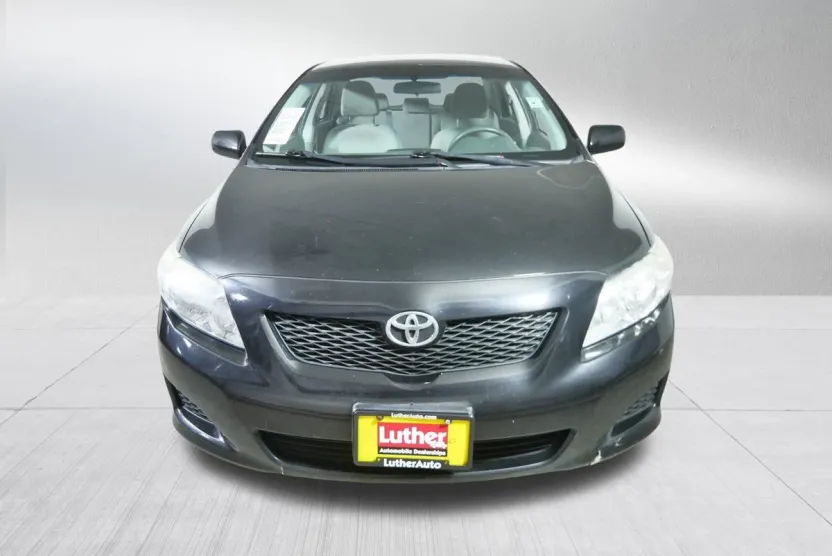 2010 Toyota Corolla LE photo 1