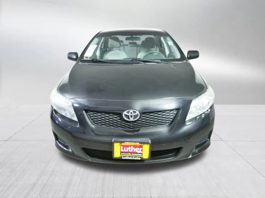 2010 Toyota Corolla LE photo 1