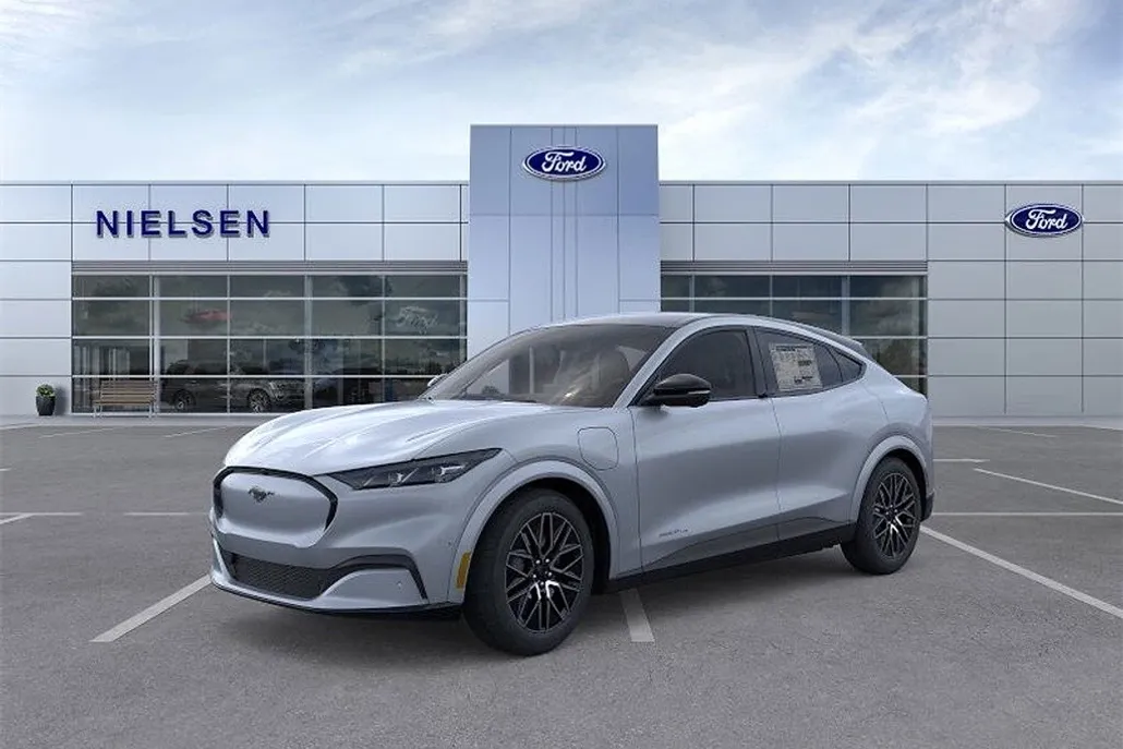 2025 Ford Mustang Mach-E Premium photo 1