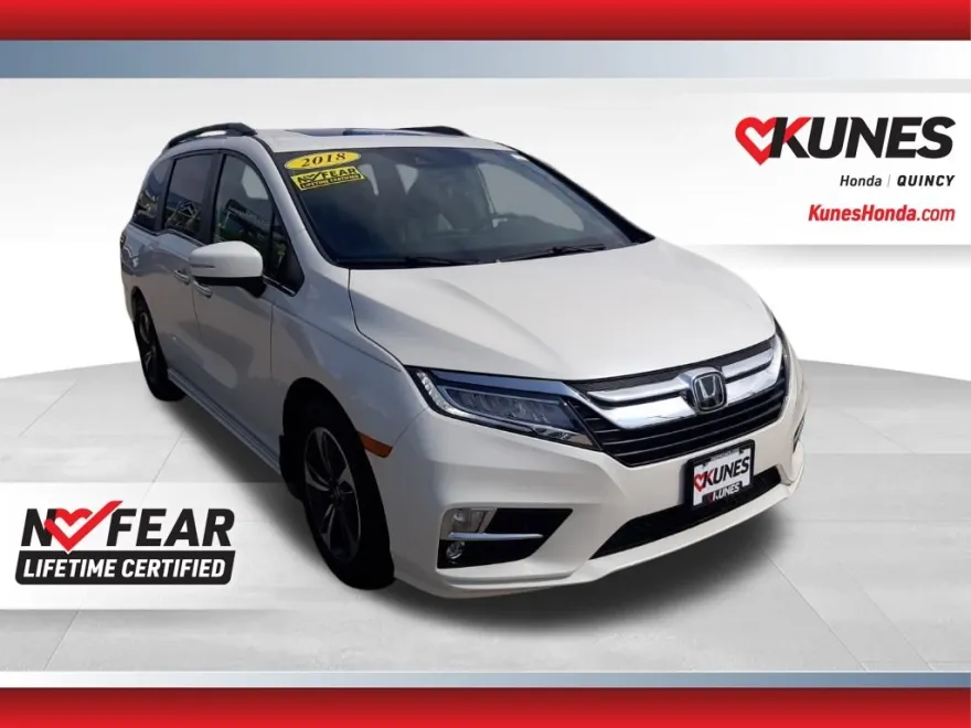 2018 Honda Odyssey Touring photo 1