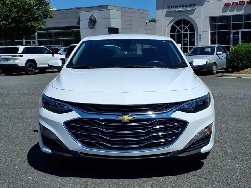 2023 Chevrolet Malibu 1LT photo 1
