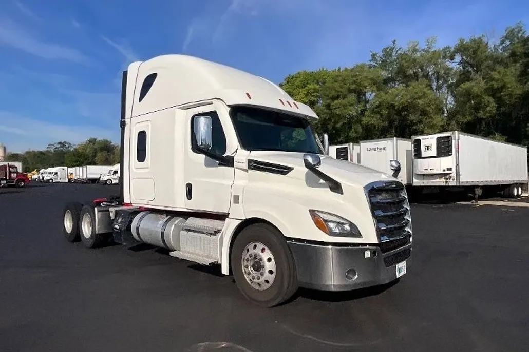 2022 Freightliner Cascadia 126" Sleeper Cab photo 1
