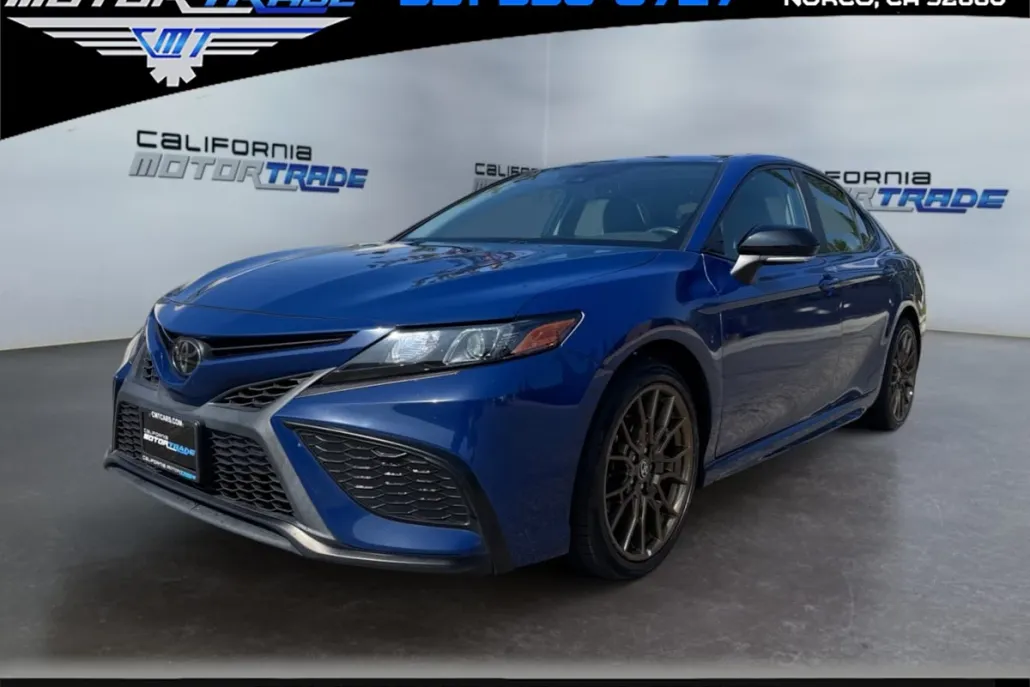 2023 Toyota Camry SE photo 1