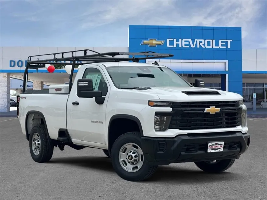 2024 Chevrolet Silverado 2500HD photo 1