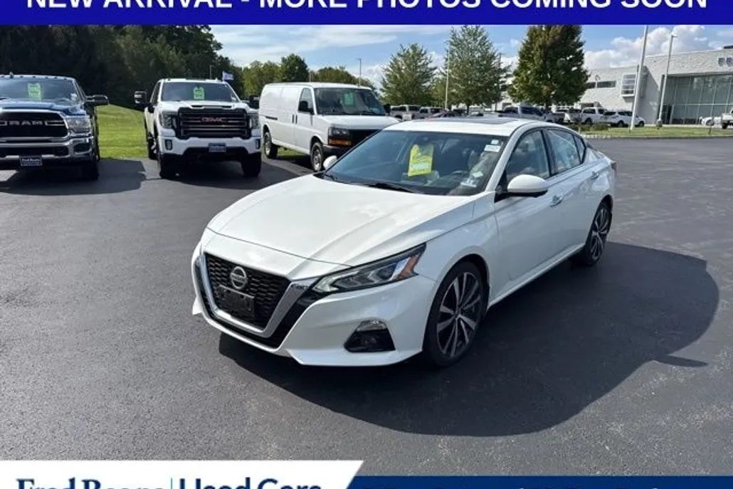 2019 Nissan Altima 2.5 Platinum photo 1