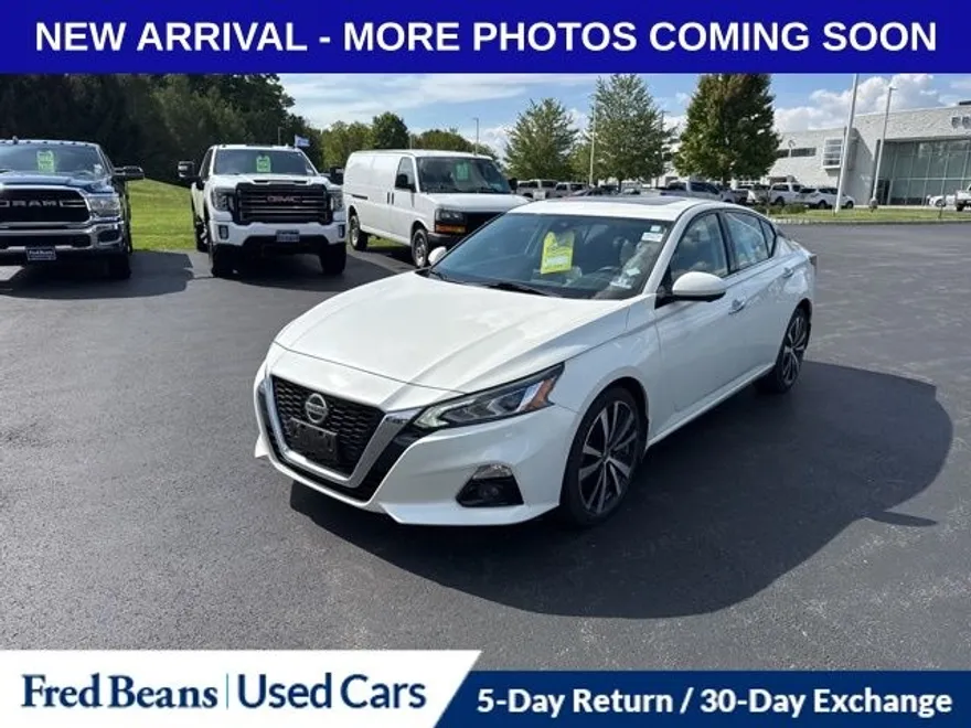2019 Nissan Altima 2.5 Platinum photo 1