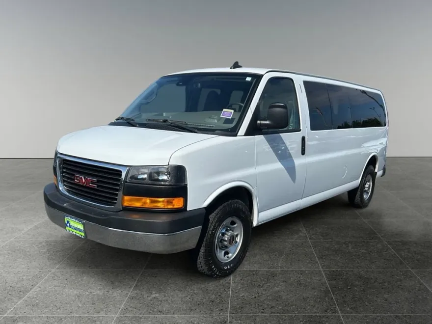 2019 Gmc Savana Passenger 3500 LT photo 1