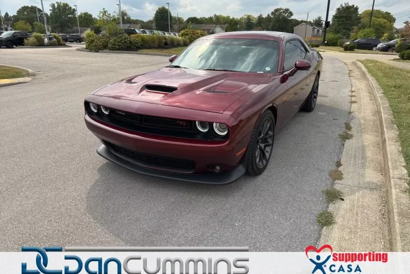 2023 Dodge Challenger R/T Scat Pack photo 1
