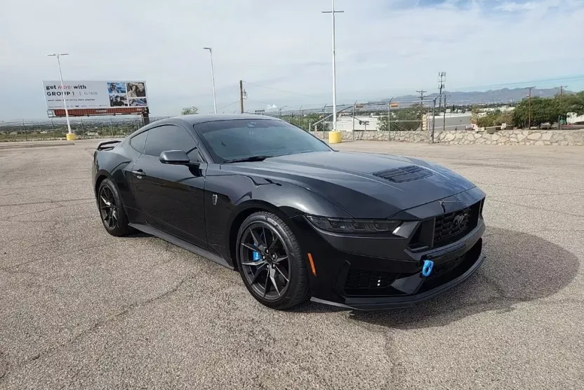 2024 Ford Mustang Dark Horse photo 1