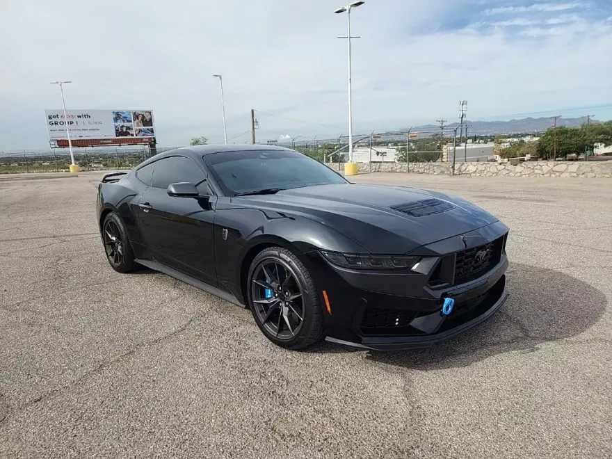 2024 Ford Mustang Dark Horse photo 1
