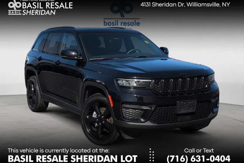 2023 Jeep Grand Cherokee Altitude photo 1