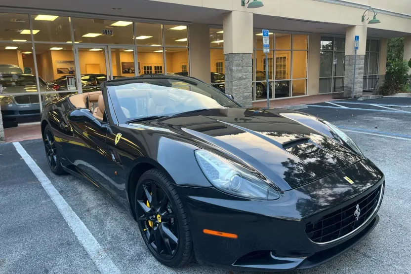 2010 Ferrari California Base photo 1