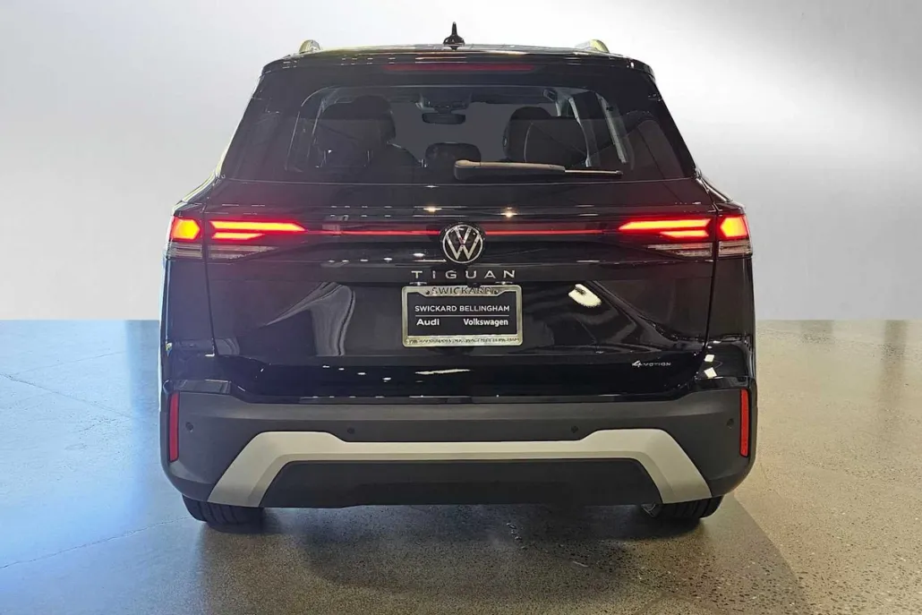 2025 Volkswagen Tiguan S photo 1