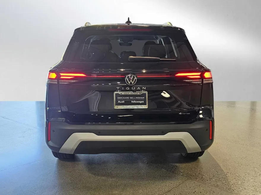 2025 Volkswagen Tiguan S photo 1