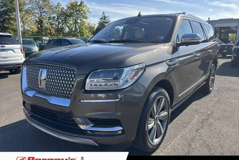 2018 Lincoln Navigator Black Label photo 1