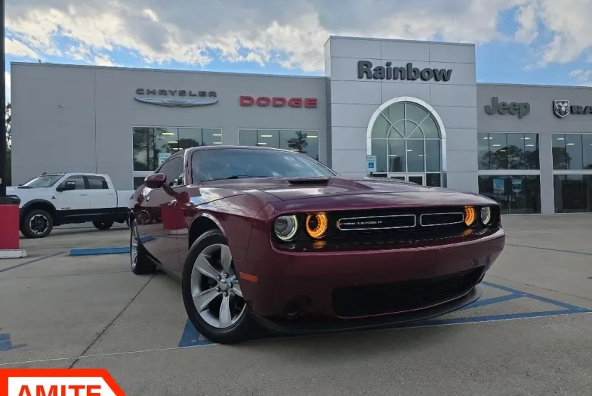 2019 Dodge Challenger SXT photo 1