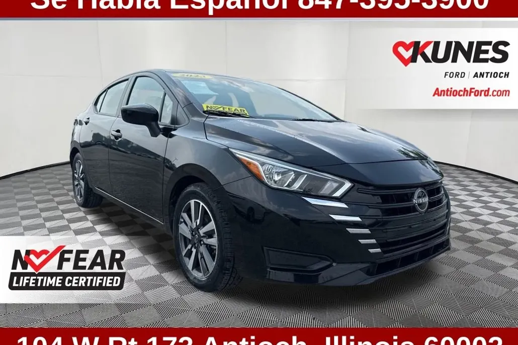 2023 Nissan Versa 1.6 SV photo 1