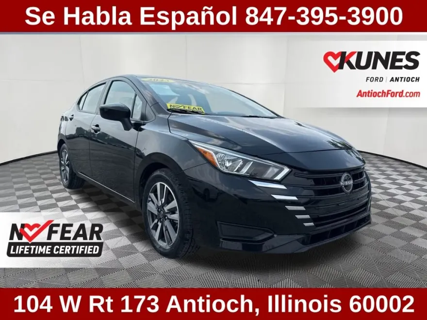 2023 Nissan Versa 1.6 SV photo 1