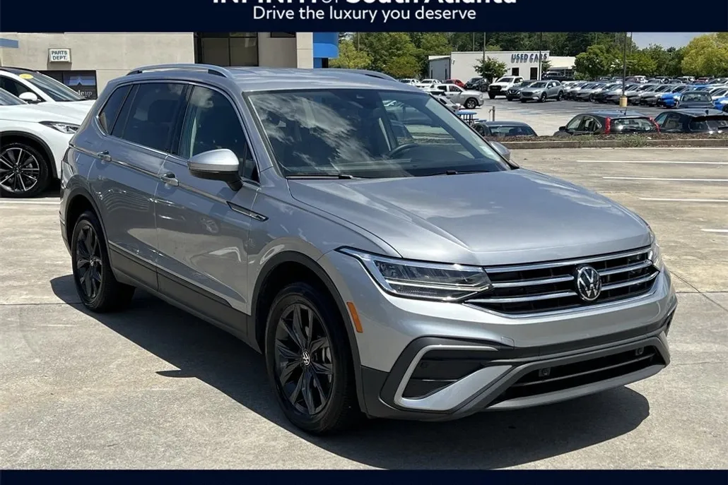2024 Volkswagen Tiguan SE Wolfsburg Edition photo 1