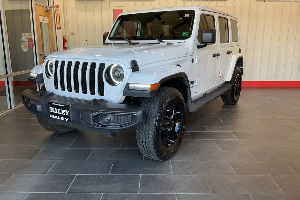 2022 Jeep Wrangler Unlimited Sahara Altitude photo 1