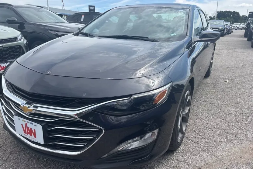 2023 Chevrolet Malibu 1LT photo 1