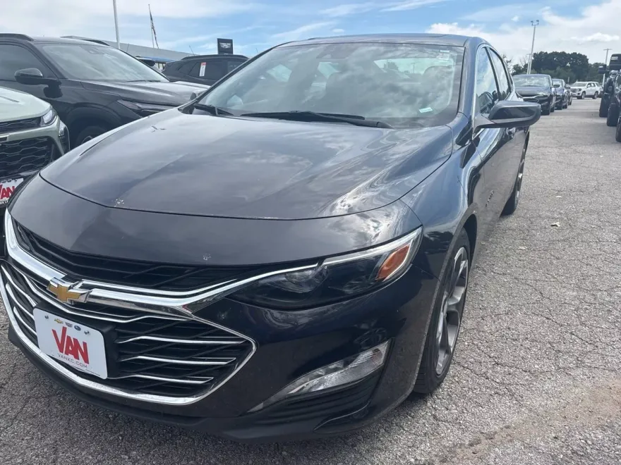 2023 Chevrolet Malibu 1LT photo 1