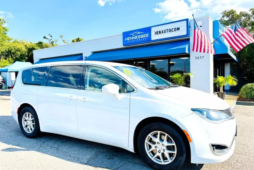2020 Chrysler Pacifica Touring Plus photo 1