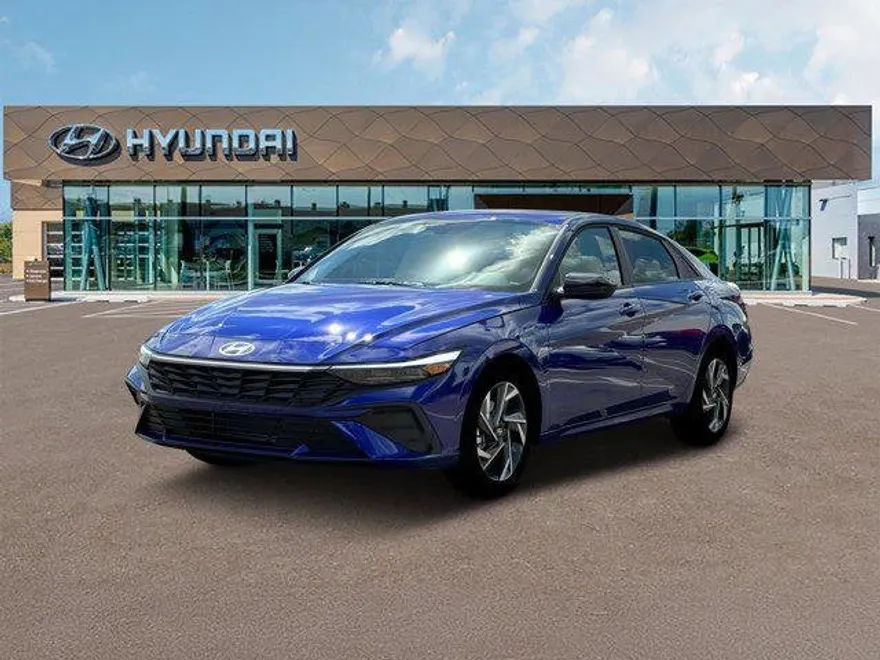 2025 Hyundai Elantra SEL Sport photo 1