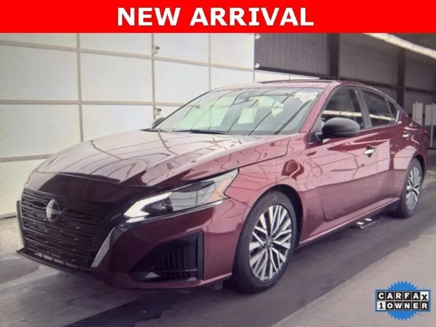 2024 Nissan Altima SV photo 1