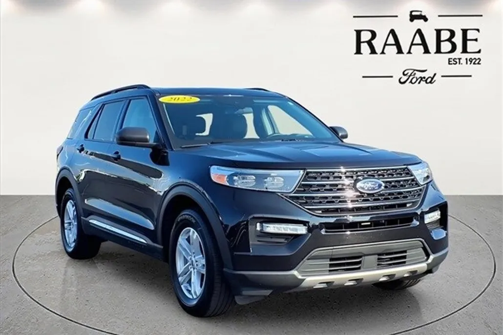 2022 Ford Explorer XLT photo 1