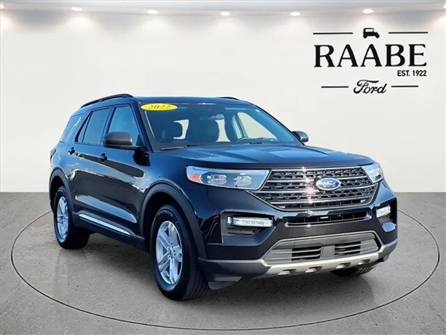 2022 Ford Explorer XLT photo 1