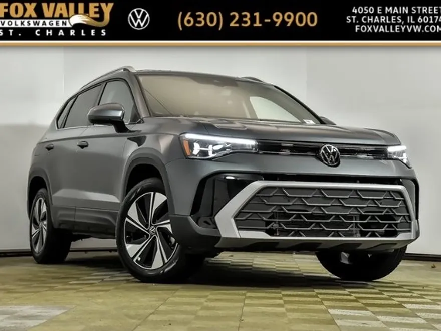 2025 Volkswagen Taos SE photo 1