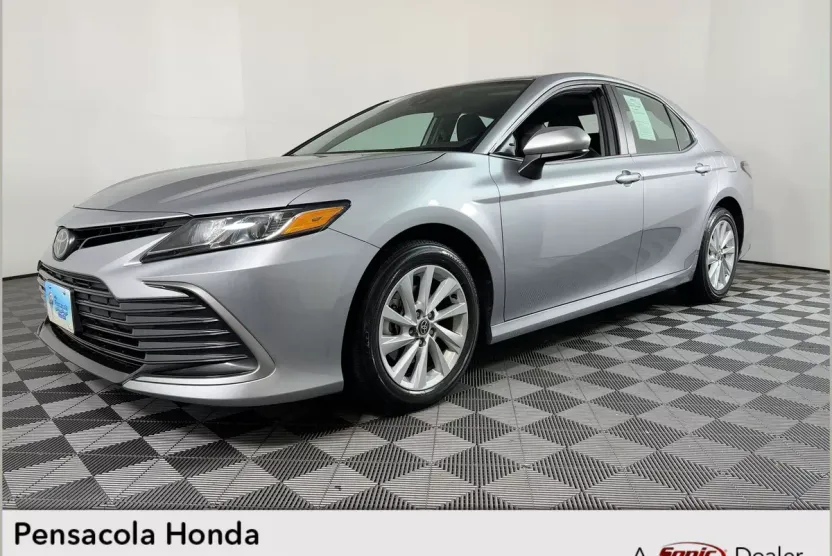 2024 Toyota Camry LE photo 1