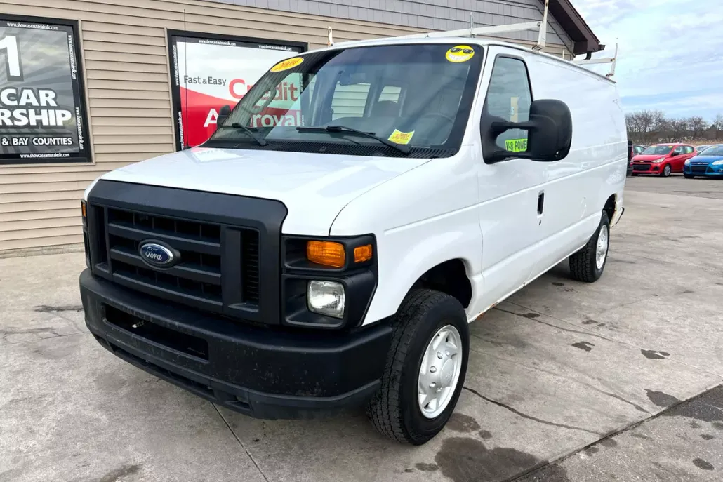 2009 Ford E-150 photo 1