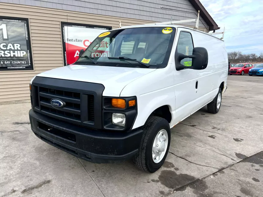 2009 Ford E-150 photo 1
