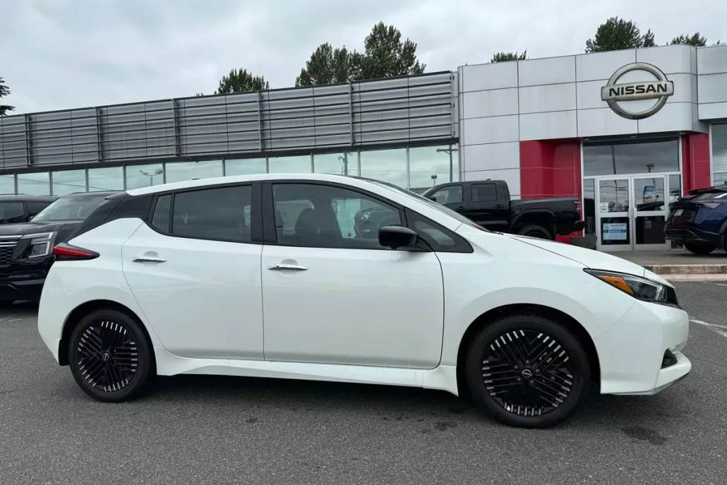 2025 Nissan Leaf SV Plus photo 1